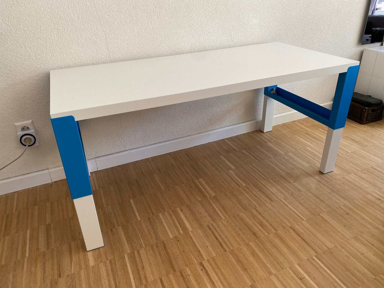 Ikea Kinderbureau in hoogte verstelbaar, Ophalen, 96 cm, In hoogte verstelbaar, Zo goed als nieuw