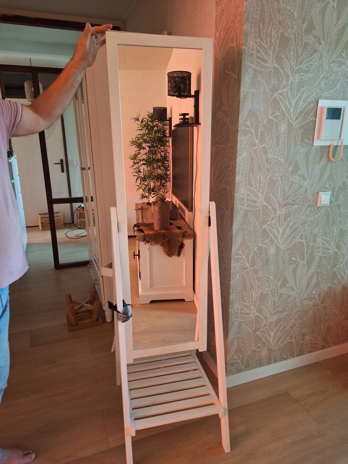 IKEA Passpiegel met rekje - Ideaal voor schoenen/tas, Huis en Inrichting, Ophalen