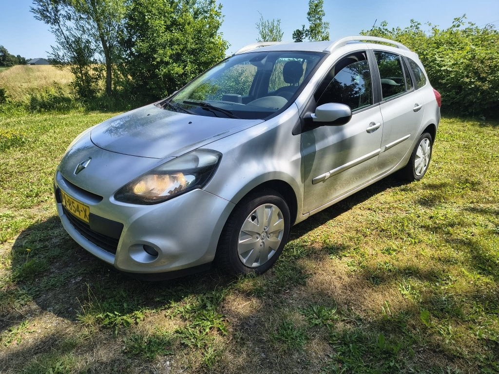 Renault Clio 1.5 DCI 65KW Estate airco-cruise, Auto's, Voorwielaandrijving, Euro 5, 4 cilinders, 125 €/maand