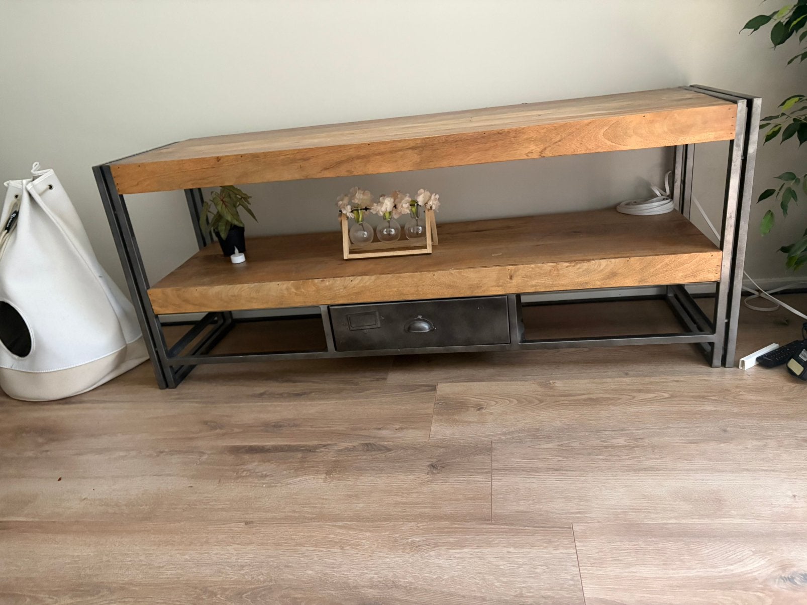 Tv kast 150 breed, mangohout, Ophalen, Zo goed als nieuw, 25 tot 50 cm, Rechthoekig