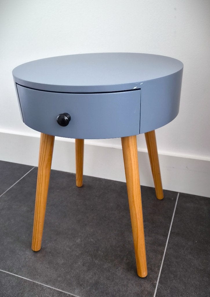 Ronde bijzettafel blauwgrijs met laatje, Minder dan 55 cm, Gebruikt, Rond, Hout