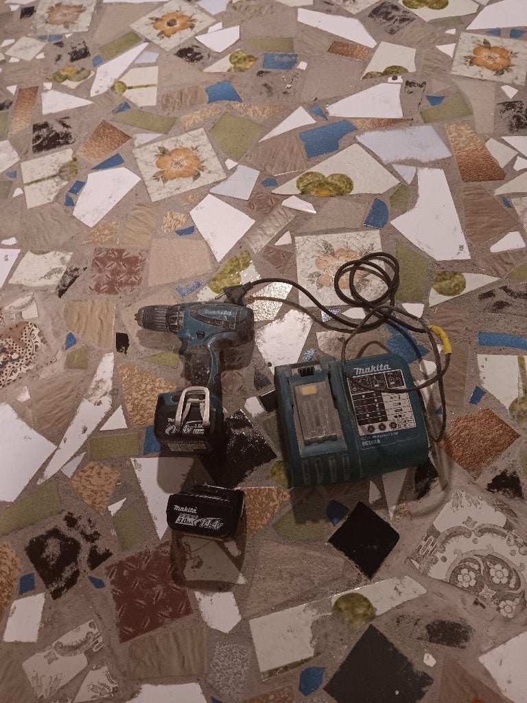 Accu boormachine makita, Doe-het-zelf en Verbouw, Gereedschap | Boormachines, Ophalen, Gebruikt, Minder dan 400 watt, Boormachine