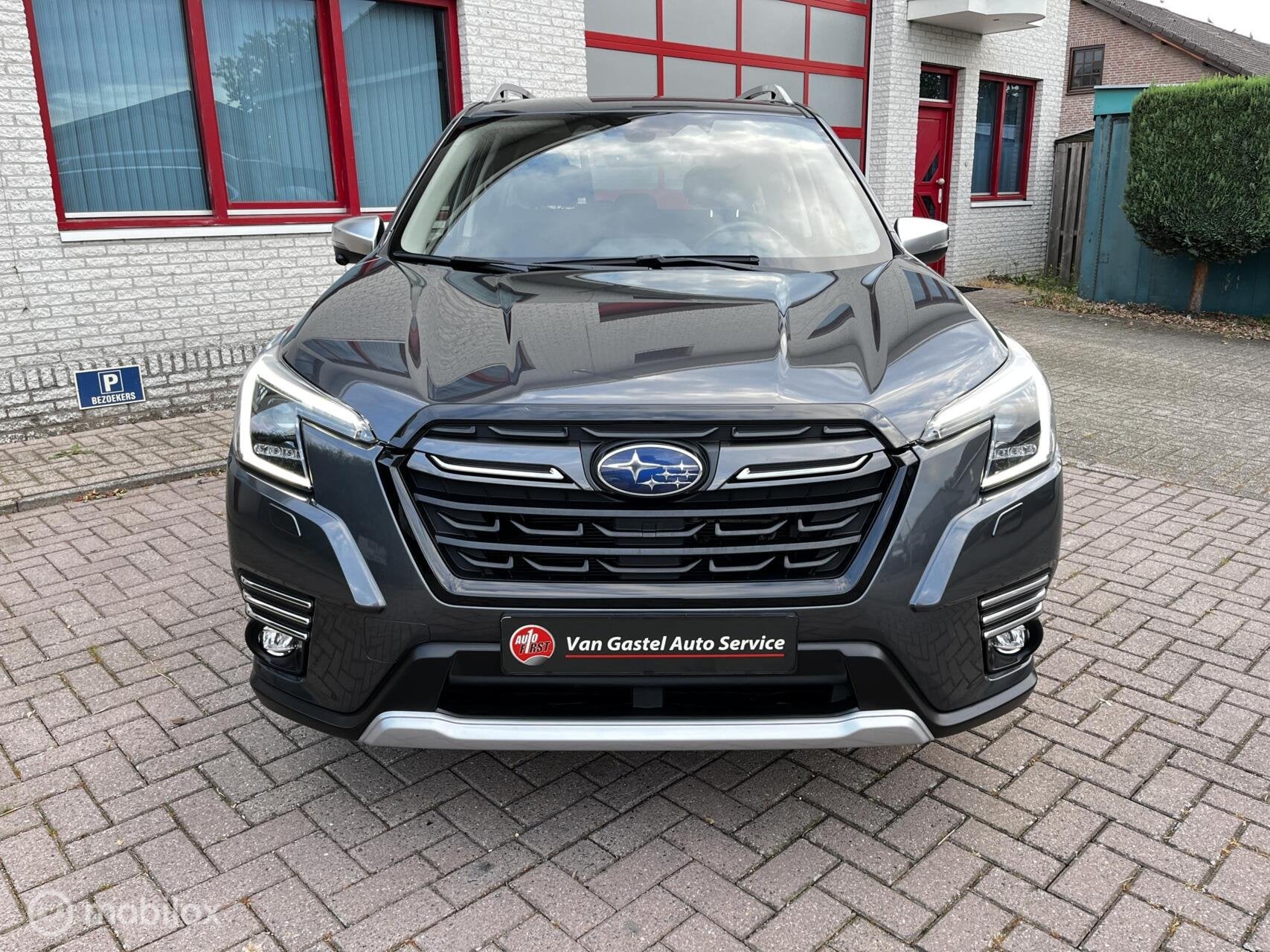 Subaru Forester 2.0i e-BOXER Luxury, Automaat, Zwart, 4 cilinders, 150 pk