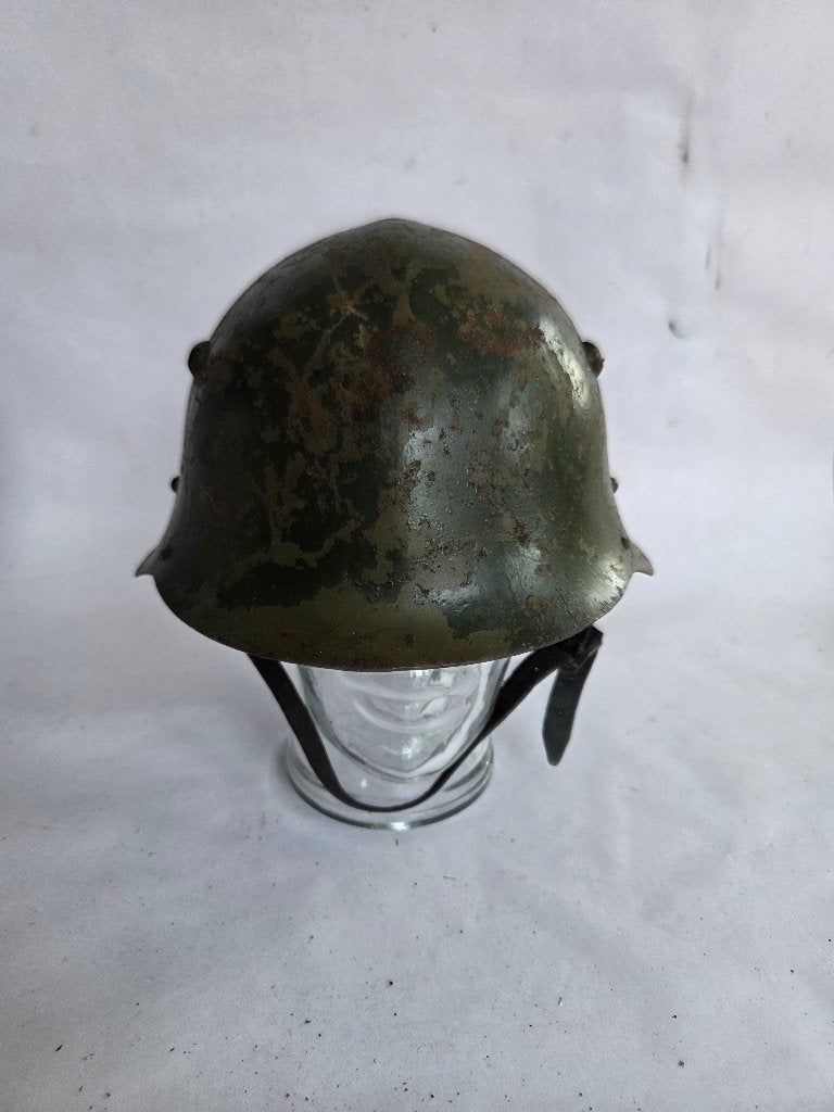 Bulgaarde M36 helm - Kacka M36 - C- variant WW2, Verzamelen, Ophalen of Verzenden, Landmacht, Overige gebieden, Helm of Baret
