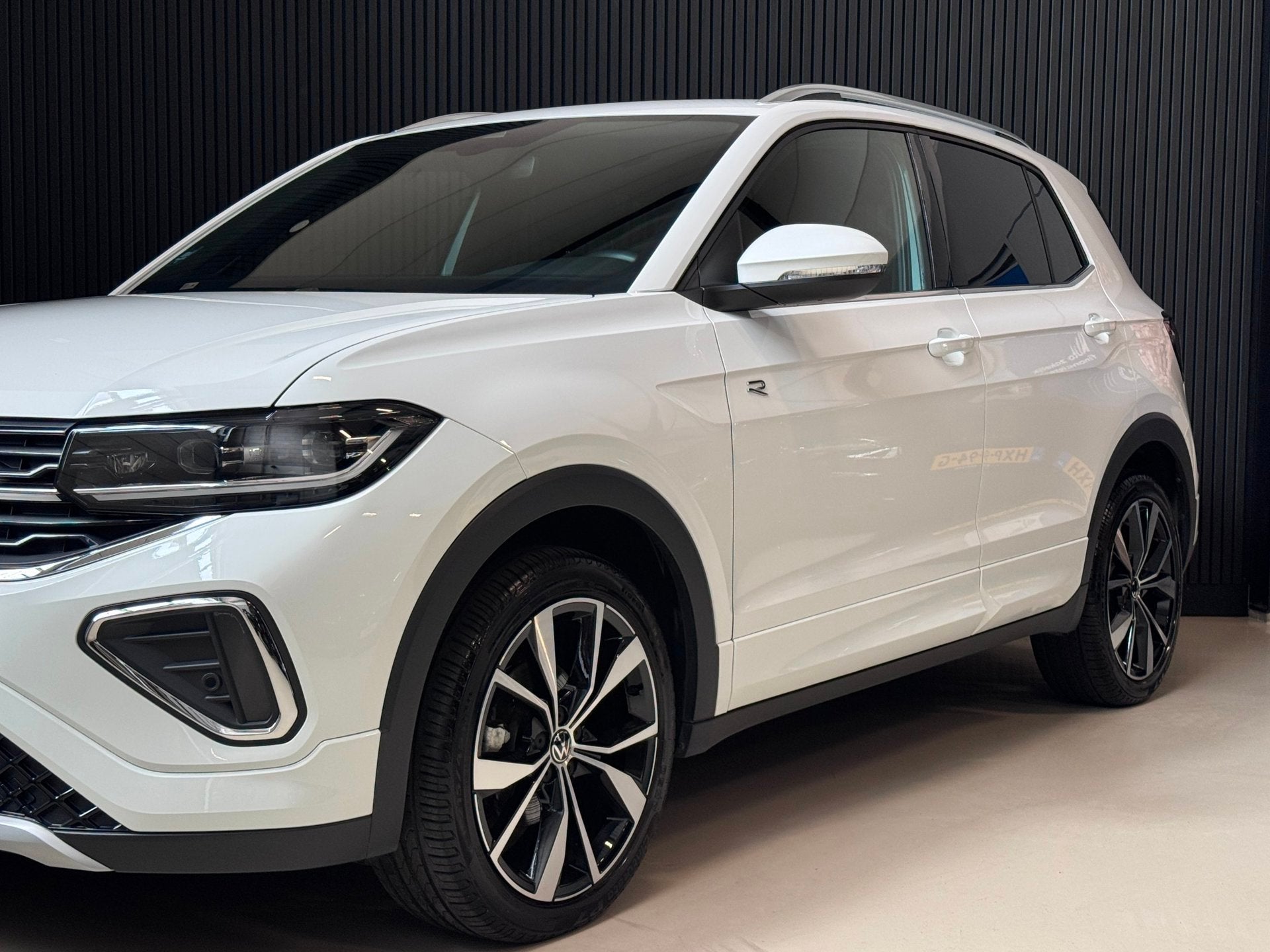 Volkswagen T-Cross 1.5 TSI 3X R-Line | IQ LIGHT | CAM | KEYL, Auto's, Dealer onderhouden, T-Cross, Zwart, 4 cilinders