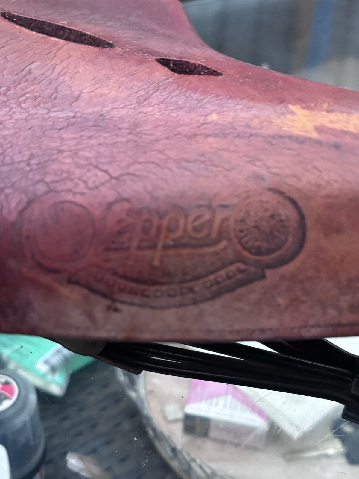 Oud leren fietszadel - Epper, Ophalen, Gebruikt, Leer, Zadel