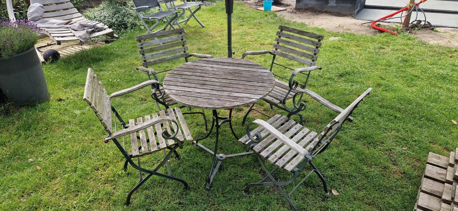 Bistro Tuinset - Ronde Tafel + 4 TEAKhouten/IJzeren Stoelen, Ophalen, 4 zitplaatsen, Gebruikt, Tuinset