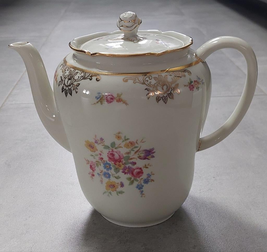 Theepot Seltmann Weiden K Bavaria Rose, Ophalen of Verzenden