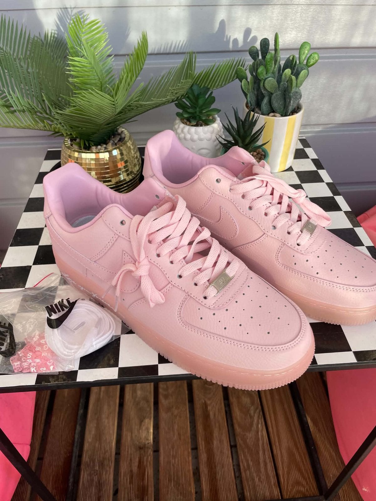 Roze Nike x Drake Nocta unisex schoenen, maat 43, Kleding | Heren, Ophalen of Verzenden, Nieuw, Overige kleuren, Sneakers of Gympen