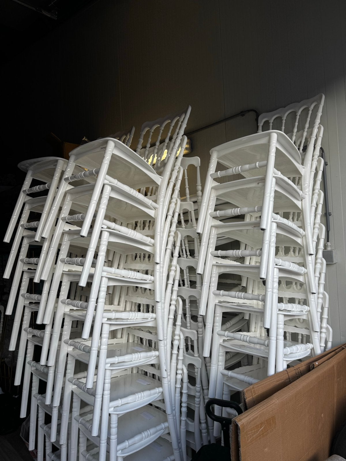40x Napoleon stoelen + gratis beige kussens, Ophalen, Kunststof, Wit, Zo goed als nieuw