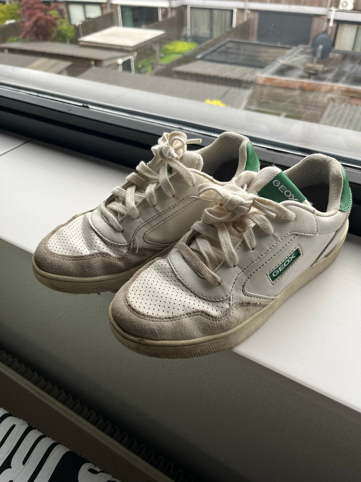 Geox sneakers wit met groen - Maat 36, Ophalen, Gebruikt, Sportschoenen, Jongen