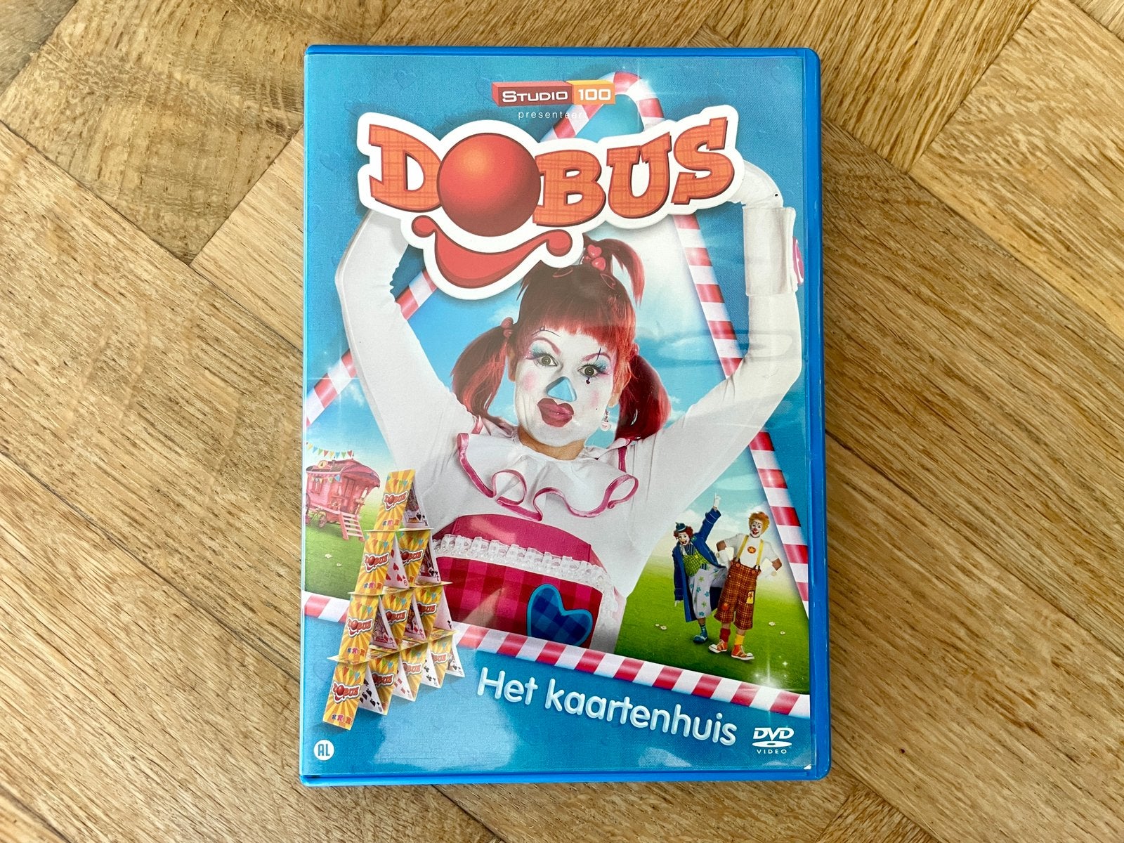 Studio 100: Dobus - Kaartenhuis op DVD (nette staat), Alle leeftijden, Tv-serie, Zo goed als nieuw, Ophalen of Verzenden