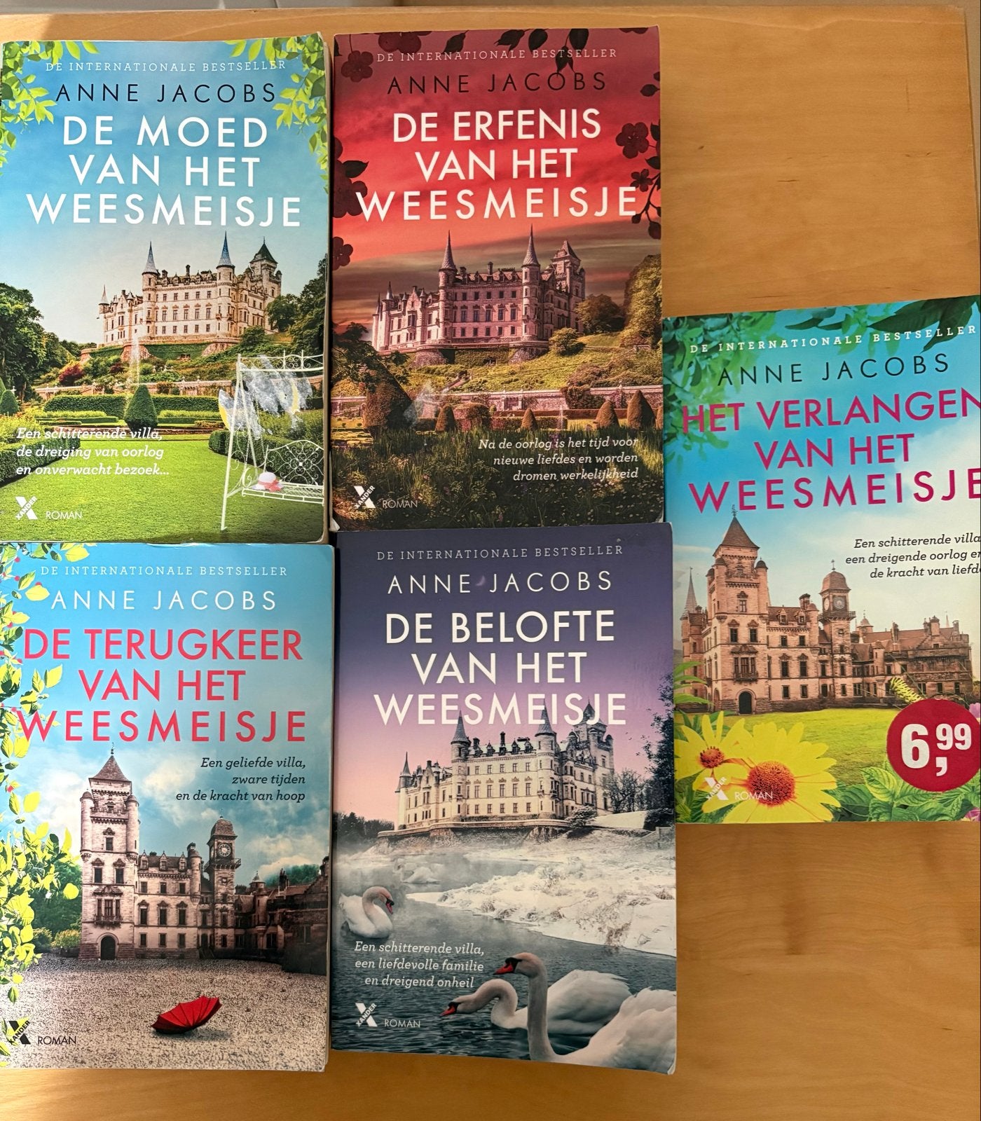 De Weesmeisje Serie - Anne Jacobs (5 boeken), Boeken, Ophalen of Verzenden, Gelezen, Nederland