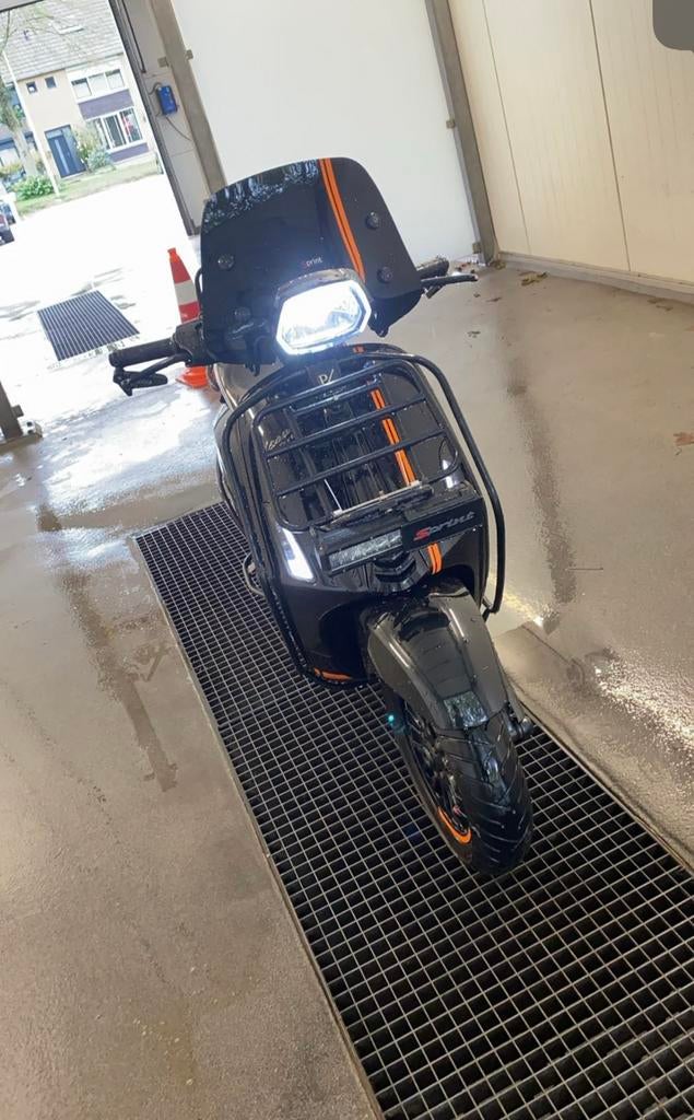 Vespa sprint 80cc 4v op 2v, Fietsen en Brommers, Scooters | Vespa, Ophalen, Zo goed als nieuw, Benzine, Overige modellen
