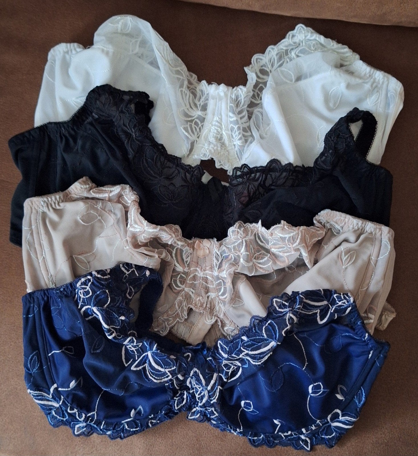 Hunkemöller BH's en onderbroeken - Diverse kleuren en maten, Hunkemöller, Ophalen of Verzenden, Beige, BH