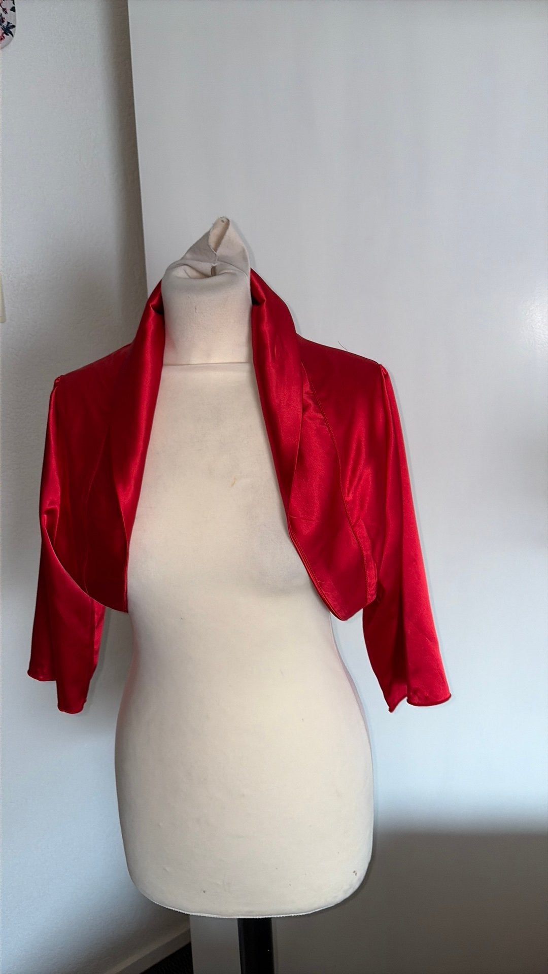 Rode sjieke  bolero mt s, Ophalen of Verzenden, Nieuw, Maat 36 (S), Rood