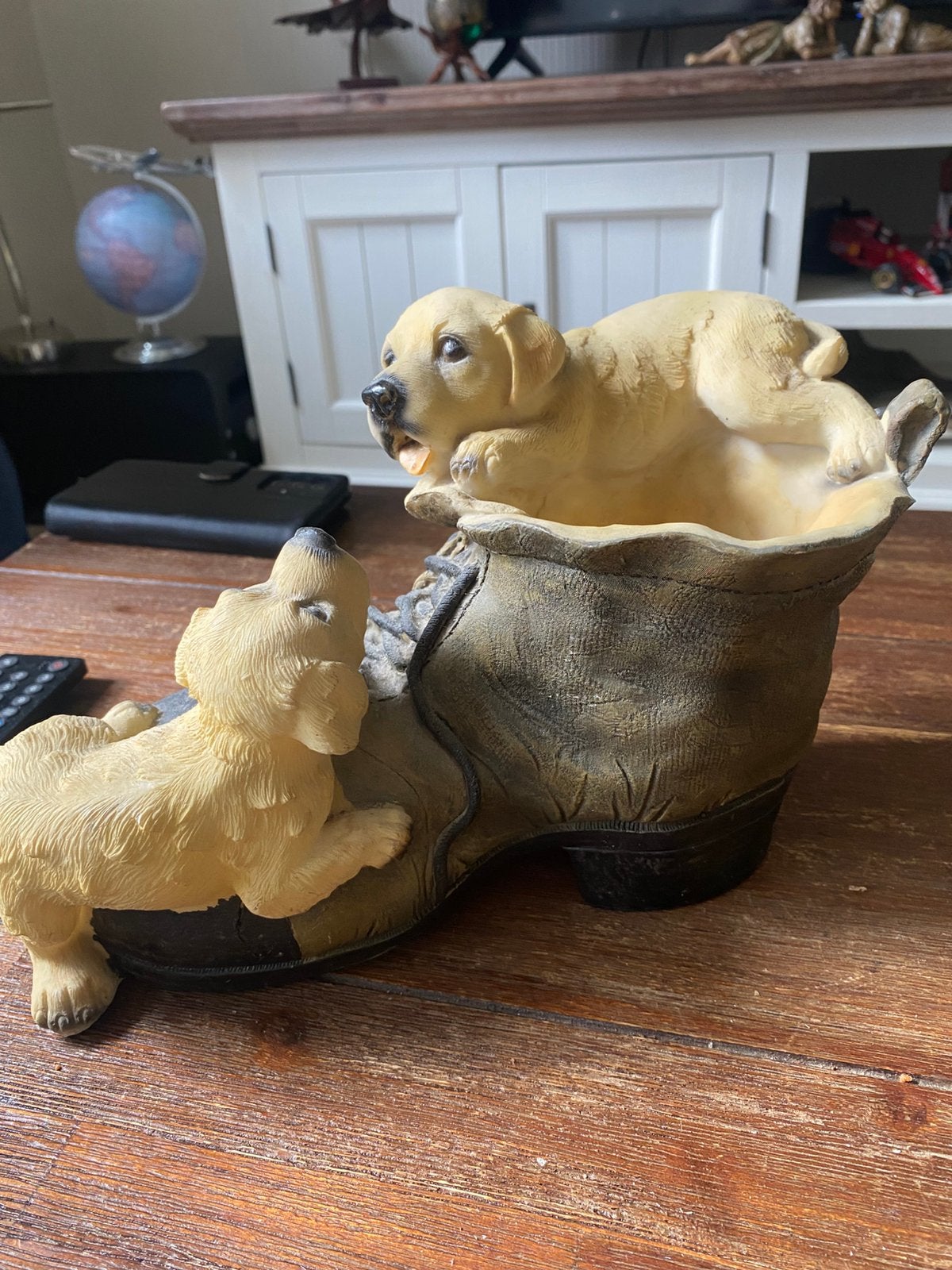 Oude schoen met 2 golden retrievers, Ophalen of Verzenden, Zo goed als nieuw, Dier