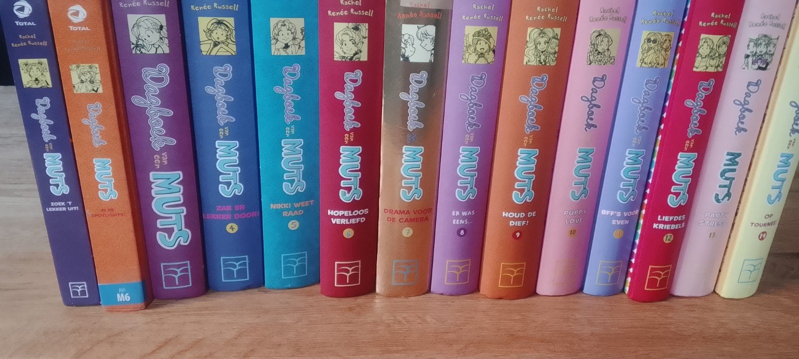 Dagboek van een muts nr 1  en 4 t/m 14 + twee aan vulling, Ophalen of Verzenden, Zo goed als nieuw, Kind en Jeugd