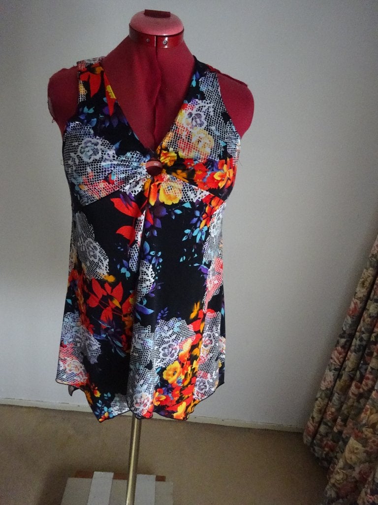 Magna top mt 44/46, Verzenden, Zwart, Maat 46/48 (XL) of groter, Zonder mouw
