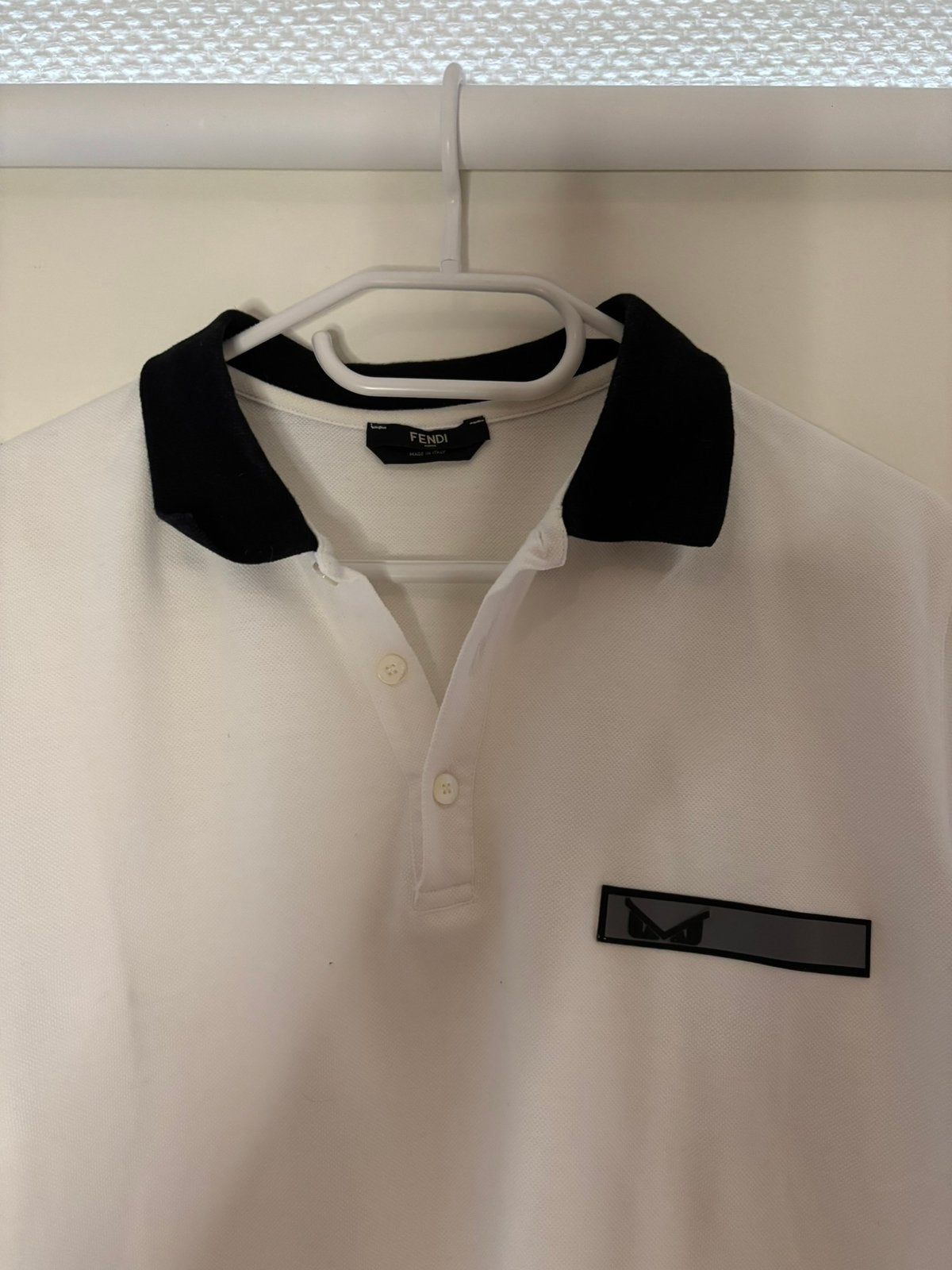 Fendi polo met bekende ogen logo maat 54, Kleding | Heren, Polo's, Ophalen of Verzenden, Zo goed als nieuw, Maat 52/54 (L), Wit