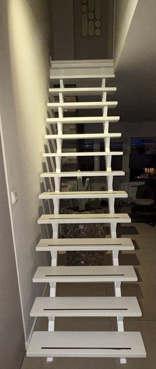 Hard houten trap treden, Ophalen, Zo goed als nieuw