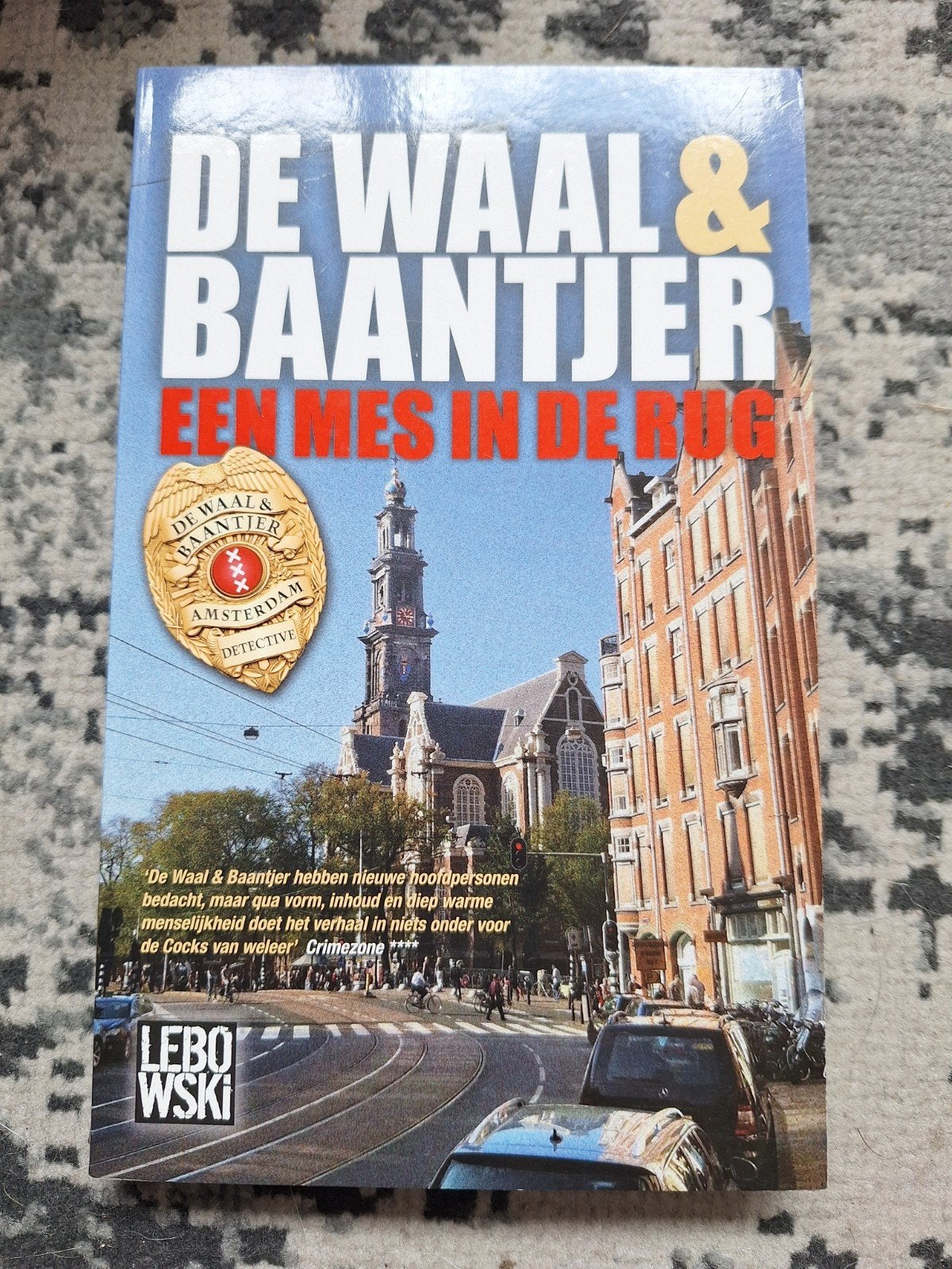 Simon de Waal - Een mes in de rug, Boeken, Ophalen of Verzenden, Zo goed als nieuw, Simon de Waal; Baantjer
