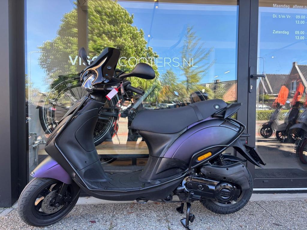 Piaggio ZIP | SP Custom | Mat Kameleon | Zeer Netjes!, Fietsen en Brommers, Scooters | Piaggio, Zo goed als nieuw, Zip, Benzine