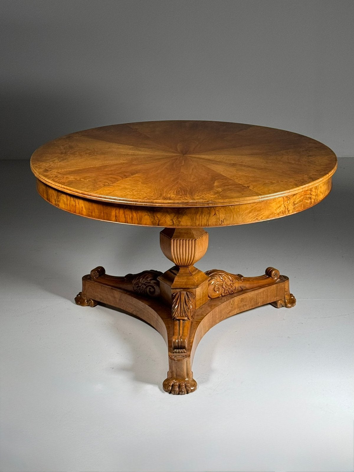 center table 19e eeuw notenhout, Antiek en Kunst, Ophalen of Verzenden
