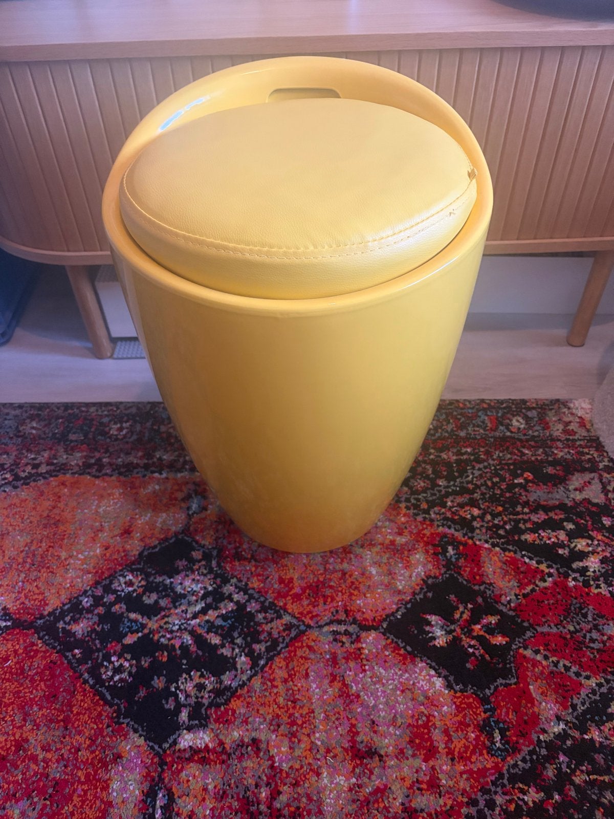 Gele opbergpoef Wenka - multifunctioneel zitje/krukje, Kunststof, Rond, Minder dan 50 cm, Ophalen of Verzenden