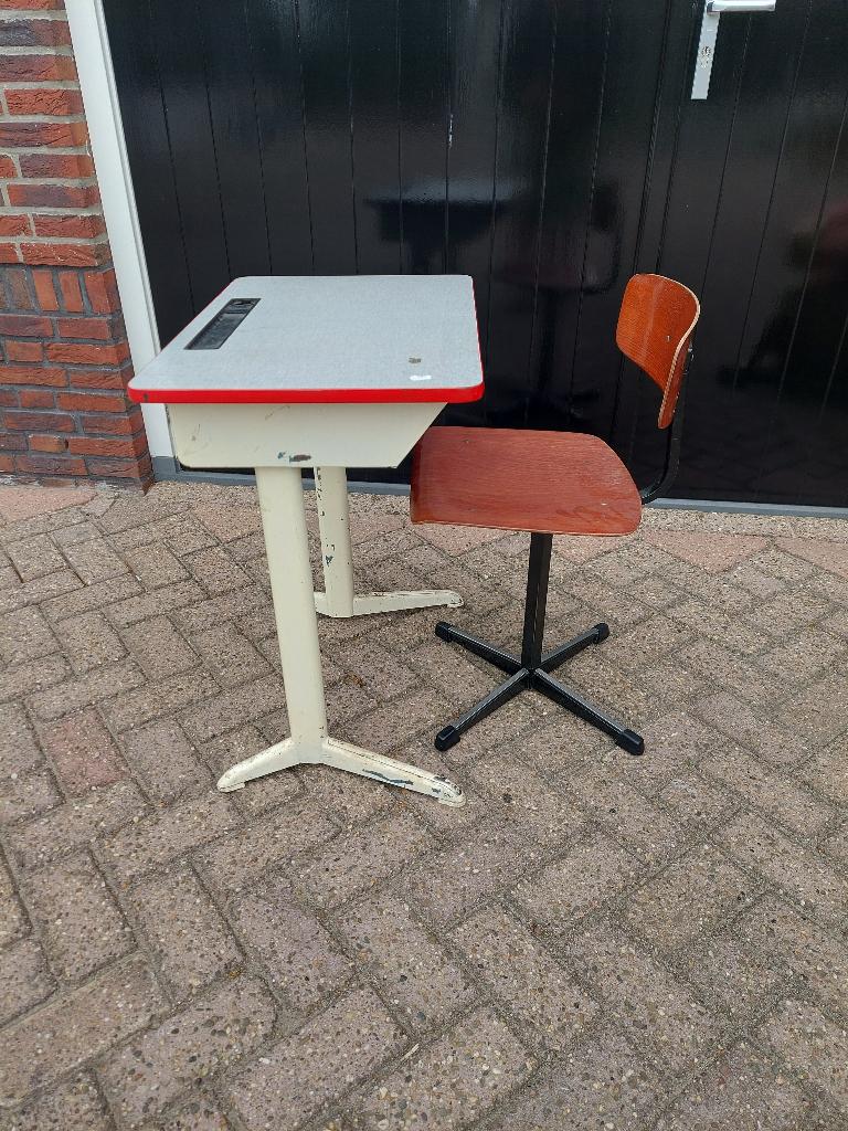 retro schoolbankje en stoel schoolbankset bureau buro, Kinderen en Baby's, Kinderkamer | Tafels en Stoelen, Ophalen, Gebruikt