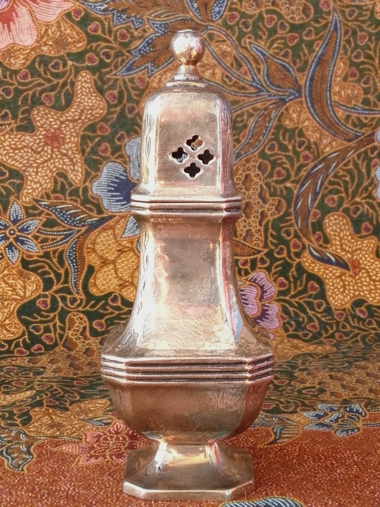 Mooie antieke silverplate strooier uit Engeland 14,5 cm., Ophalen of Verzenden