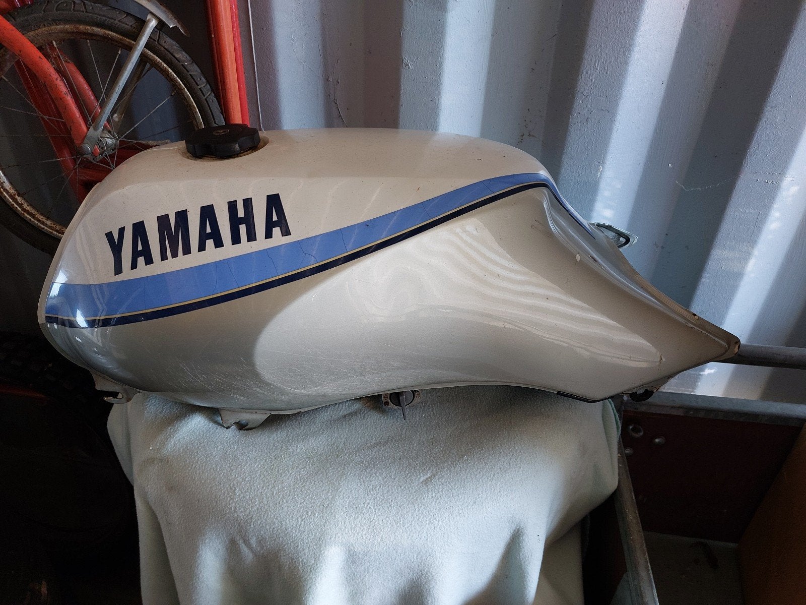 Tank Yamaha XJ900F, Ophalen