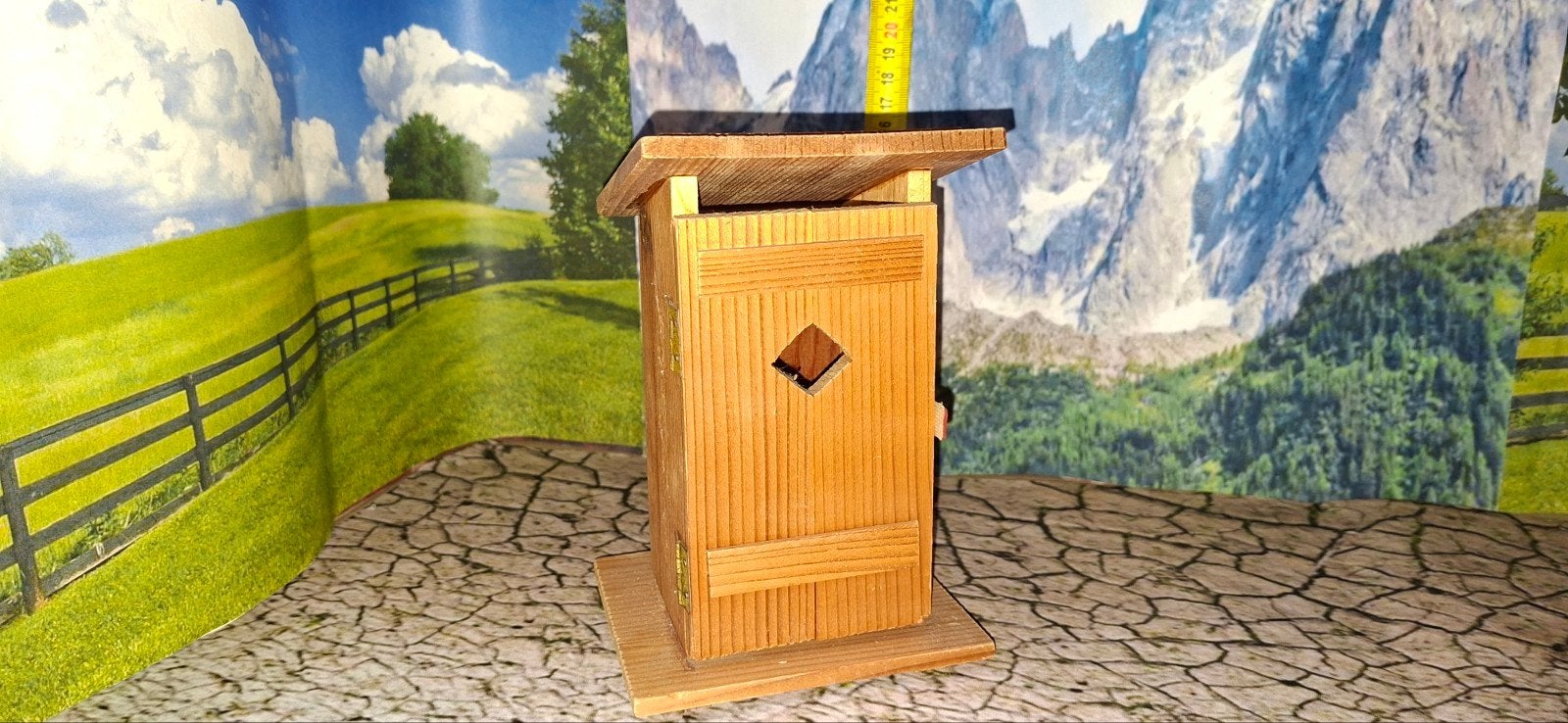Ouderwets buiten toilet op schaal - Miniatuur model, Ophalen of Verzenden, Gebruikt