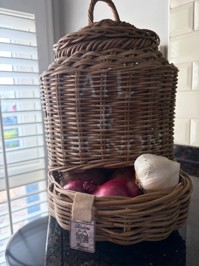 Rivièra Maison rieten mand met deksel voor uien- en knoflook, Ophalen, Overige materialen, Riviera Maison, Overige typen
