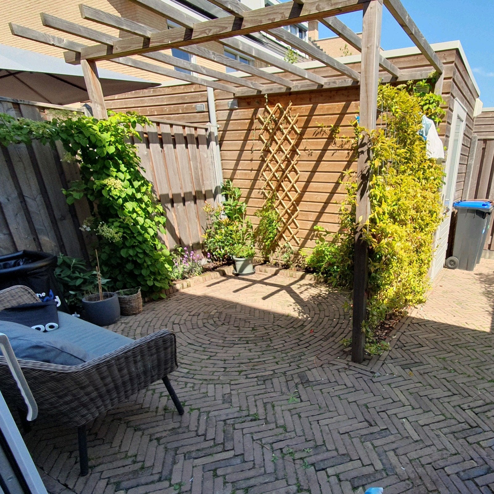 Aangeboden: Pergola van Douglaspalen (4 jaar oud), Ophalen of Verzenden, Hout