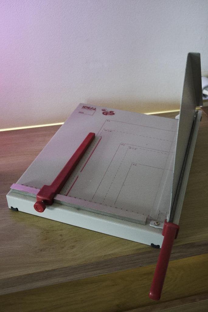 papier snijmachine bordschaar ideal 1034 goede staat, Diversen, Ophalen of Verzenden, Zo goed als nieuw