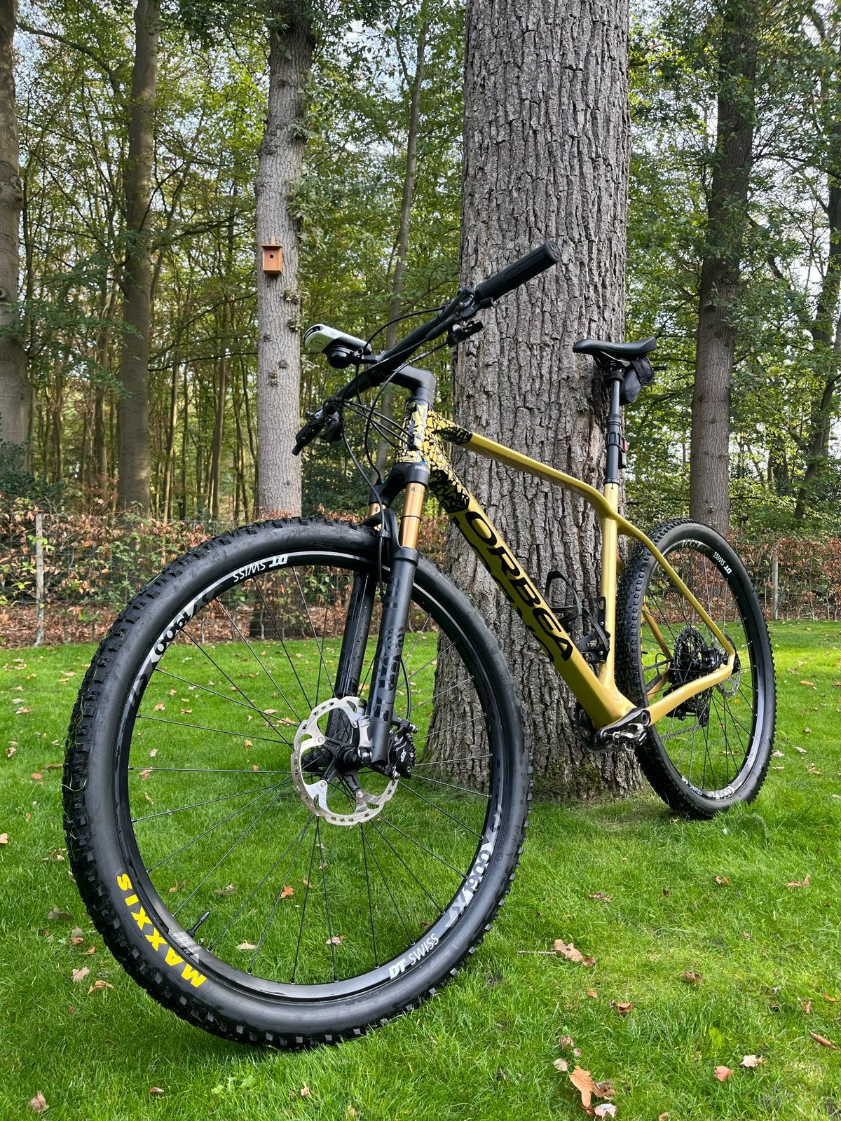 Orbea Alma M-PRO XL met Crankbrothers en 4iiii powermeter