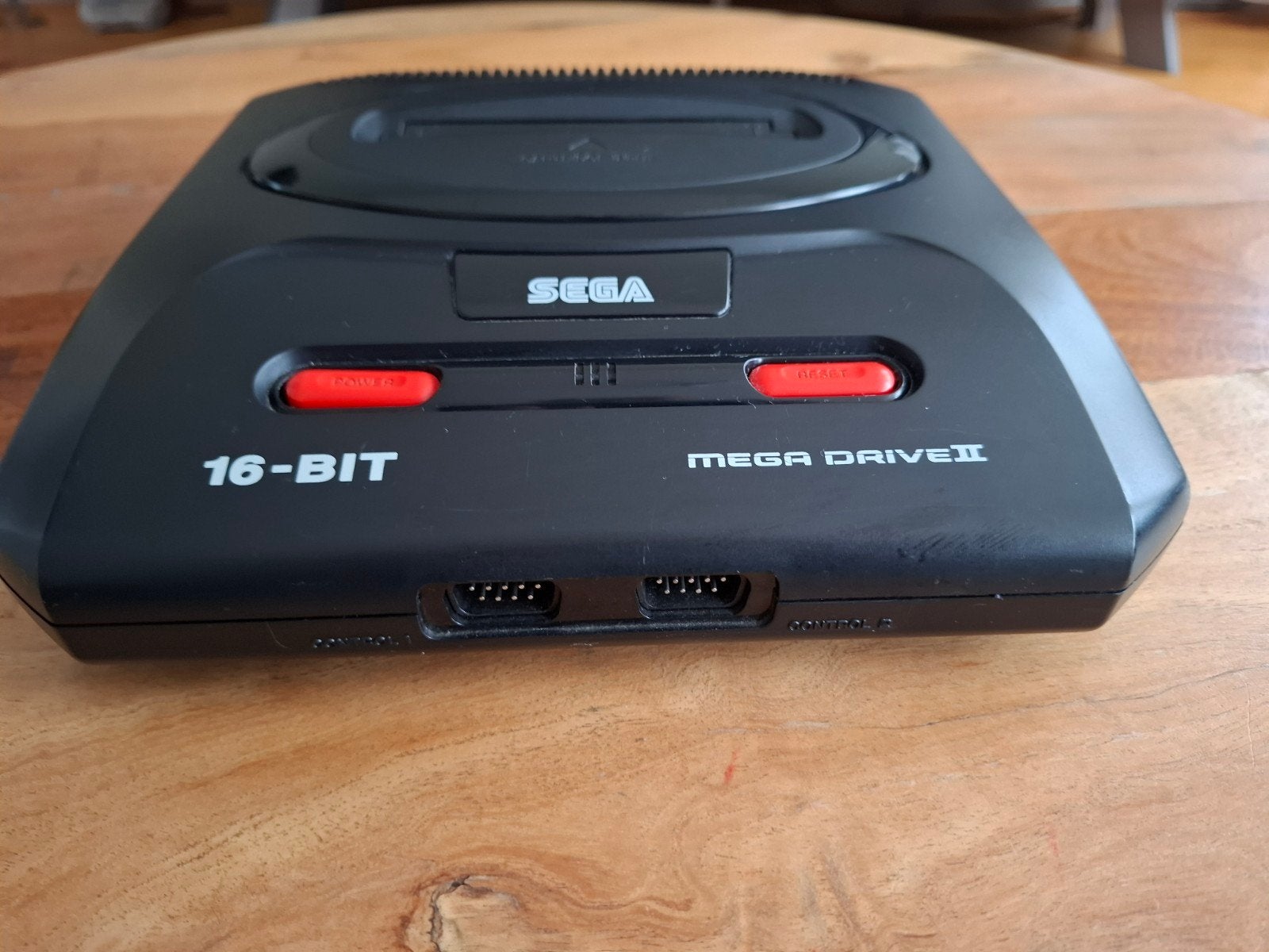Sega Mega Drive II met controller en 1 spel, Spelcomputers en Games, Spelcomputers | Sega, Gebruikt, Mega Drive, Met 1 controller