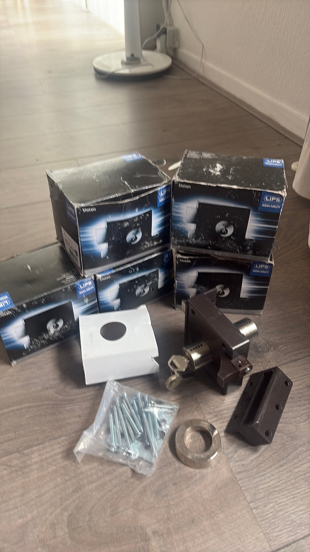 LIPS ASSA ABLOY Sloten met cilinder en sleutels, Ophalen, Nieuw, Overige materialen, Slot