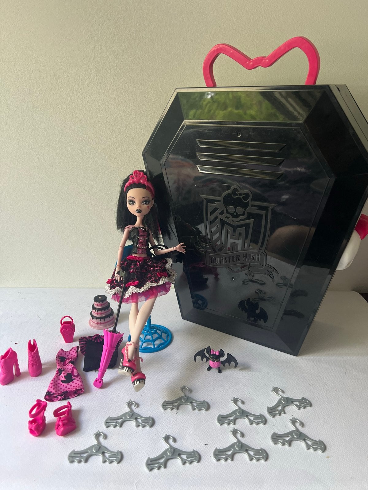 Monster High G1 Draculaura met koffer en kleding, Ophalen, Gebruikt, Overige typen