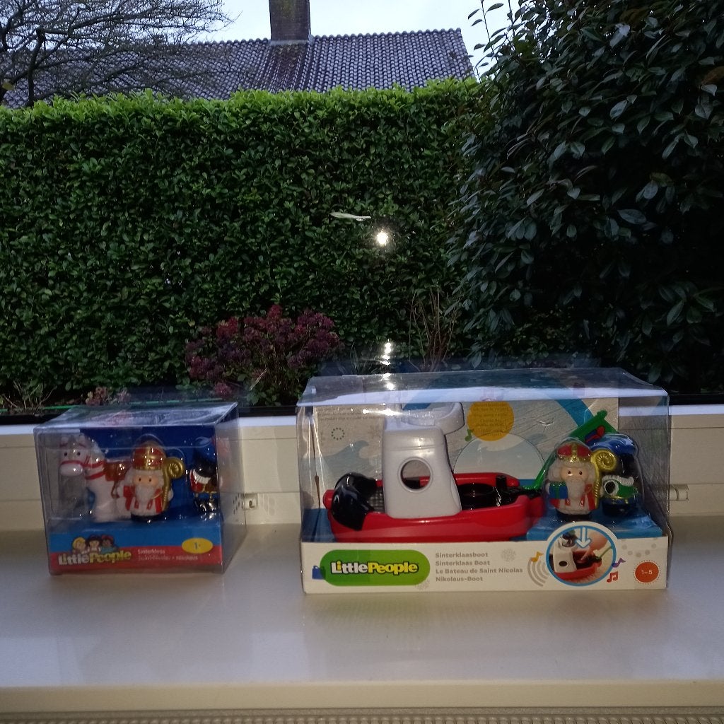 2 Fisher-Price Sinterklaas setjes boot is met muziek., Ophalen of Verzenden, Zo goed als nieuw, Speelset, Met geluid