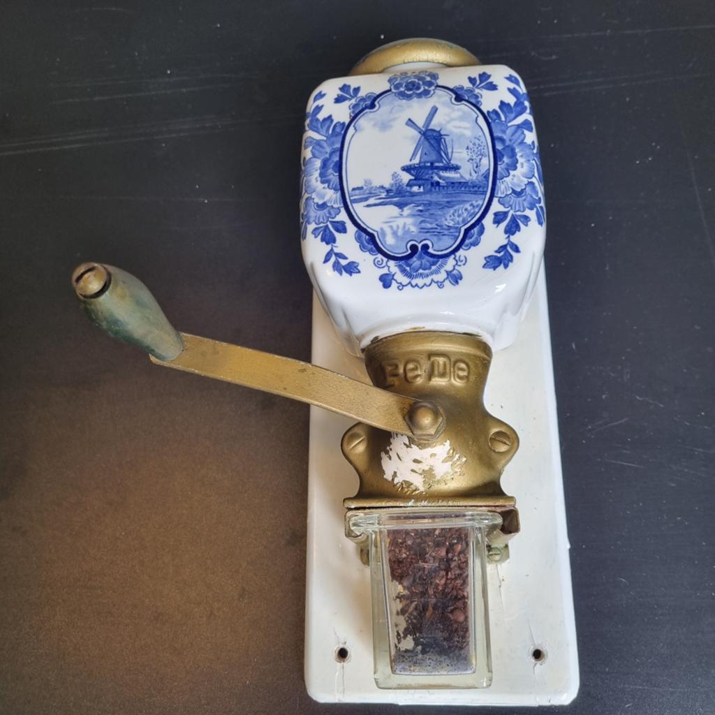 Antieke DE Koffiemolen met Delfts Blauw decor, Ophalen of Verzenden