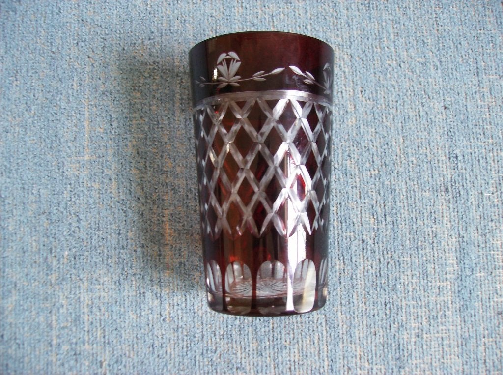 BOHEEMS ROBIJNROOD   CUT TO CLEAR GESLEPEN MET FACET RUIT, Antiek en Kunst, Antiek | Glas en Kristal, Ophalen of Verzenden