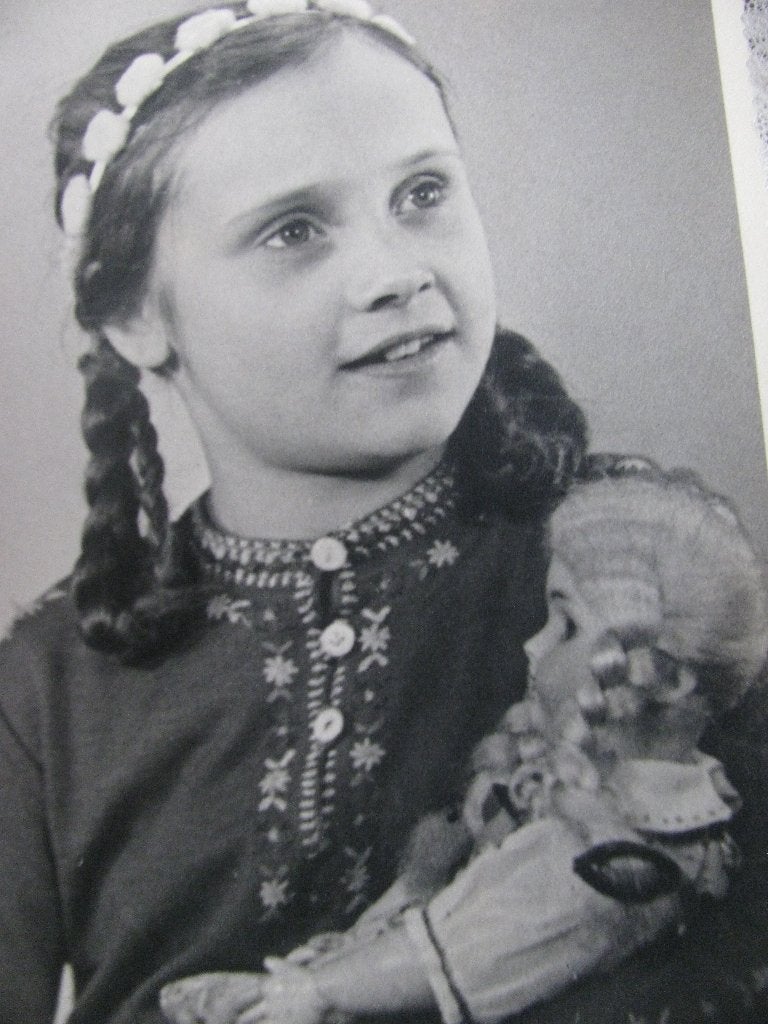Oude Foto Kaart - Meisje & Pop met Vlecht in het Haar, Verzenden, 1940 tot 1960, Ongelopen, Kinderen