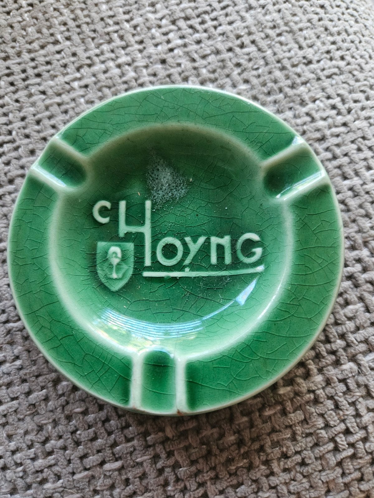 Hoyng Asbakje - Jaren '50 Groen Plateel Plazuid Goud, Ophalen of Verzenden