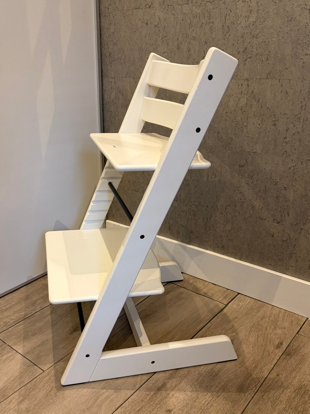 Nieuwstaat Stokke Tripp Trapp stoel , Nieuwste Model, Wit, Ophalen of Verzenden, Zo goed als nieuw, Meegroeistoel