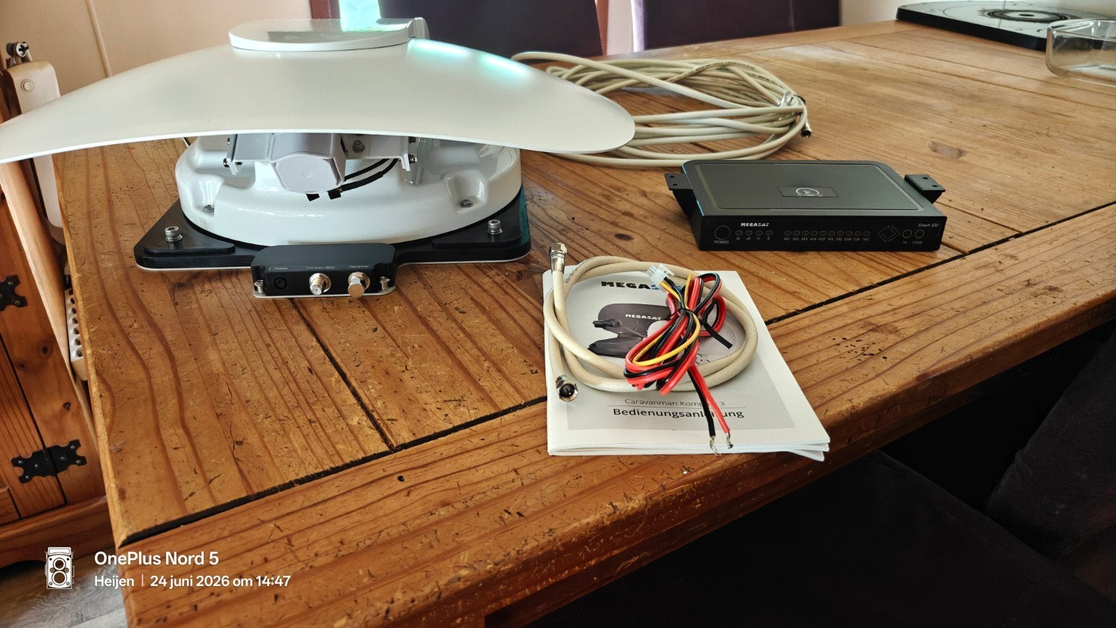 Megasat Caravanman Kompakt 3 Twin Satellietantenne, Caravans en Kamperen, Caravan accessoires, Ophalen, Zo goed als nieuw