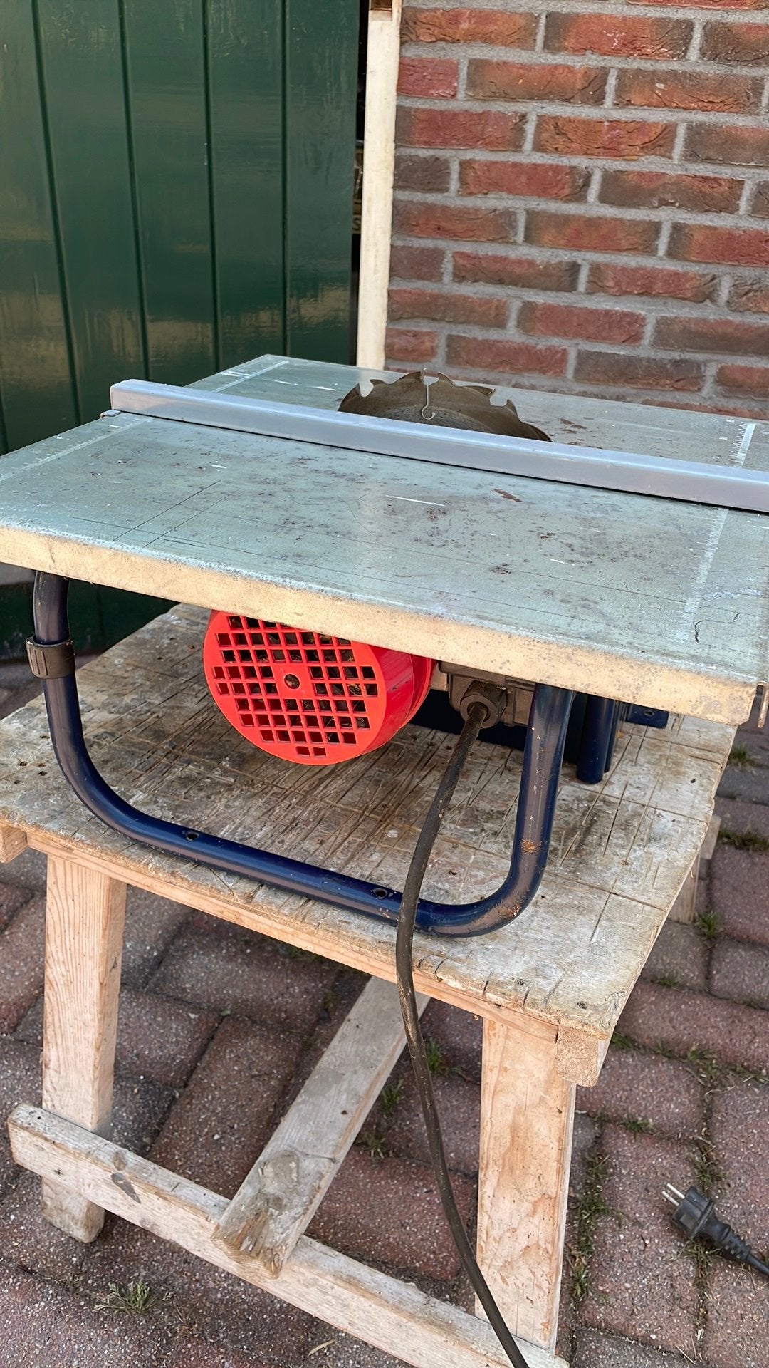 Hobby tafel cirkelzaag, Doe-het-zelf en Verbouw, Gereedschap | Zaagmachines, Ophalen, Gebruikt, Cirkelzaag, 600 tot 1200 watt