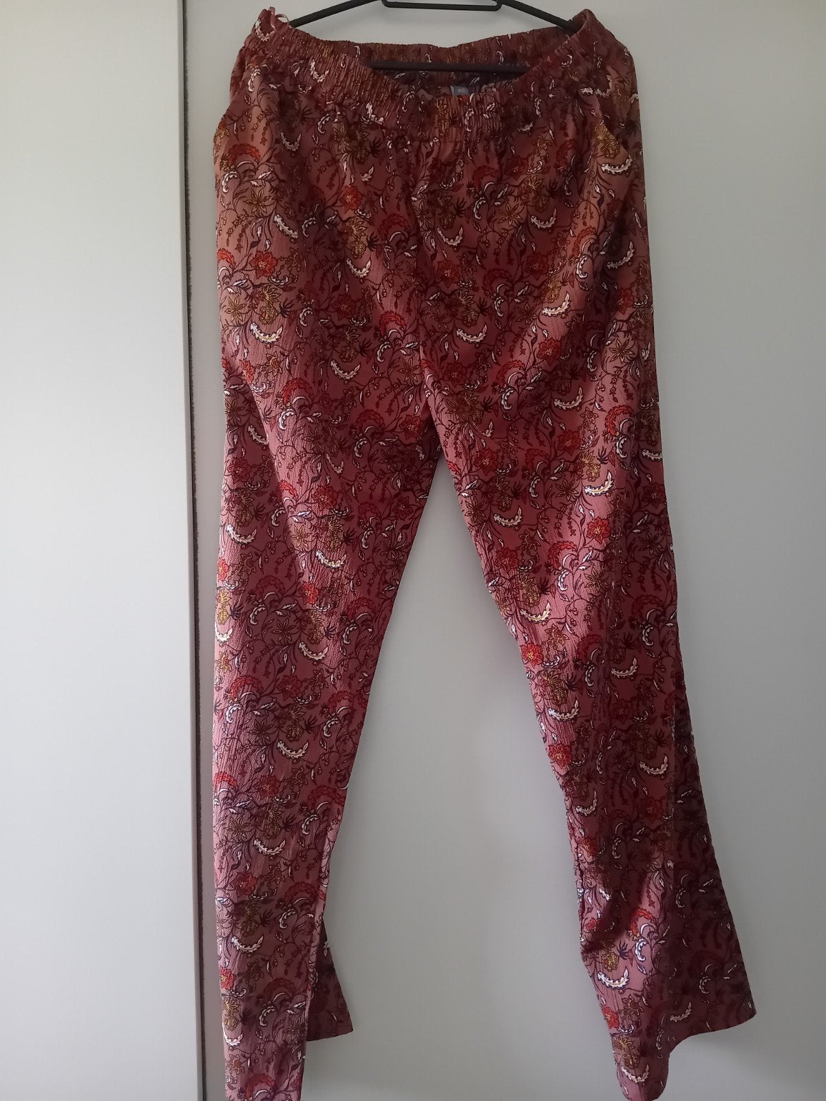 Zeeman broek met bloemenprint - Maat 40, Kleding | Dames, Maat 38/40 (M), Meerkleurig, Zeeman, Nieuw