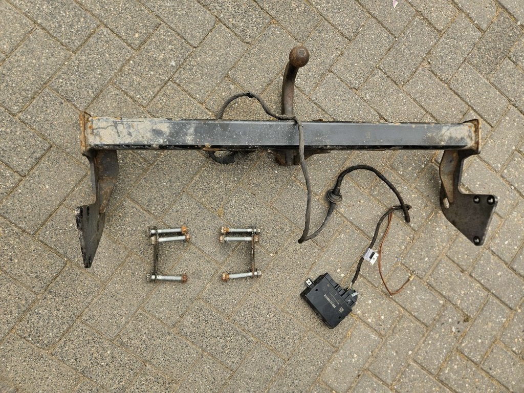 COMPLEET TREKHAAK MERCEDES VITO W447, Niet ingevuld, Gebruikt, Niet ingevuld, Ophalen of Verzenden